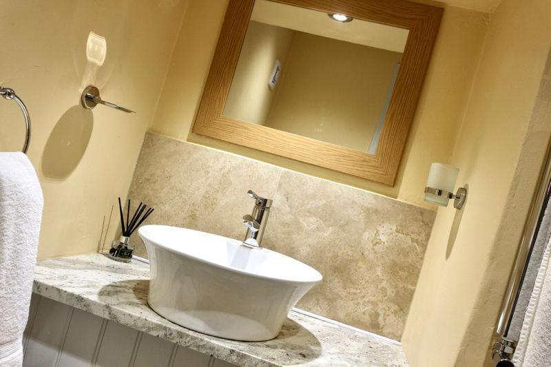 The Wensleydale Heifer Hotel Лейбърн Екстериор снимка