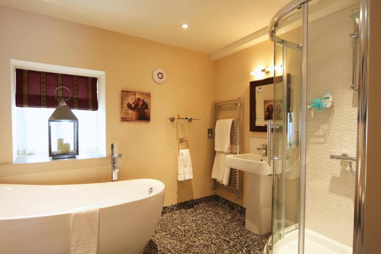 The Wensleydale Heifer Hotel Лейбърн Стая снимка